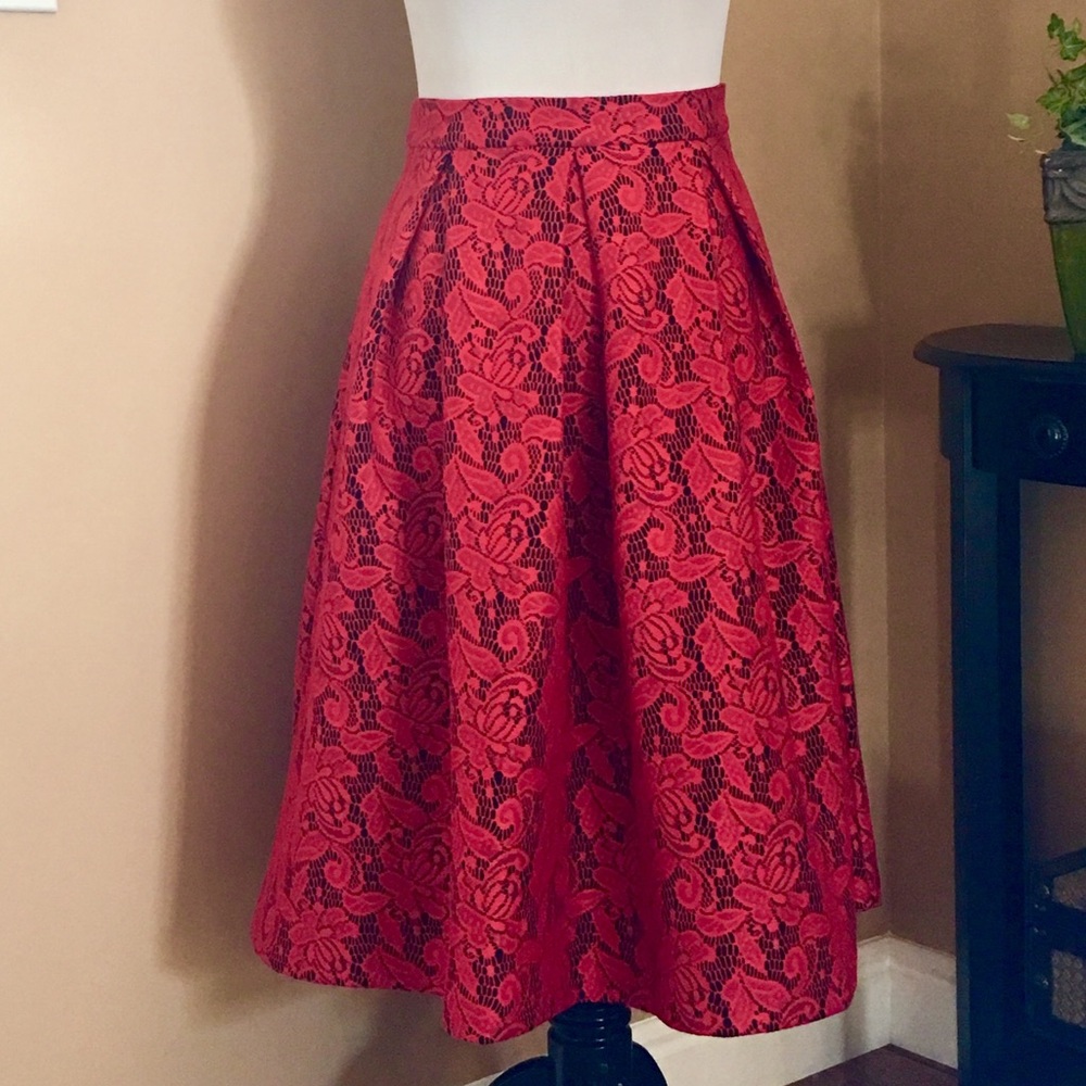 New pleated lace skirt
